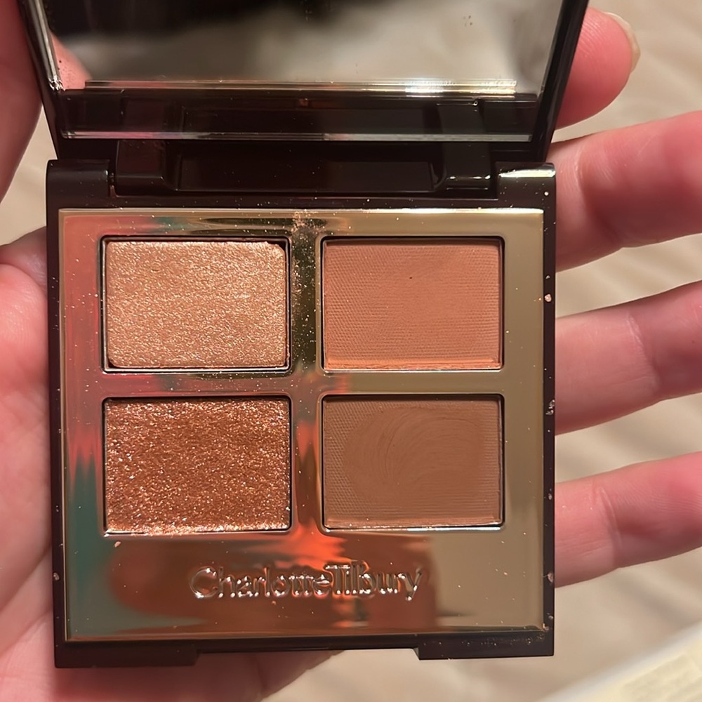Pillow Talk eyeshadow palette